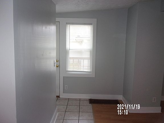 5th image of 3624 Sanford Ave