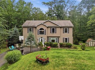 110 Aaron Dr, Pocono Lake, PA 18347