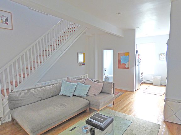2nd image of 187 Bainbridge St #2