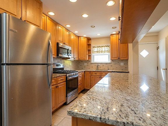 5th image of 2900 Gerritsen Ave