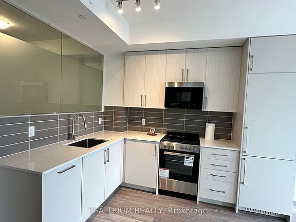 4th image of 2075 King Rd #334
