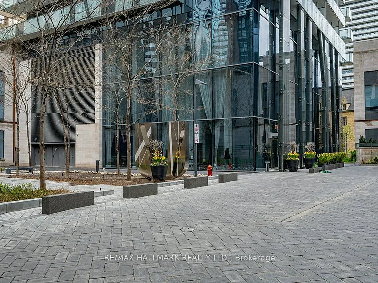 1080 Bay St #1507 — Photo 2