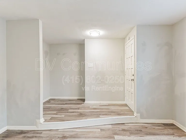 700 Meadowglen Dr — Photo 22