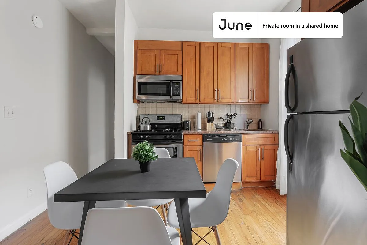 Full bedroom in 3 bed/1 bath home in Upper West Side #757 B — Photo 4