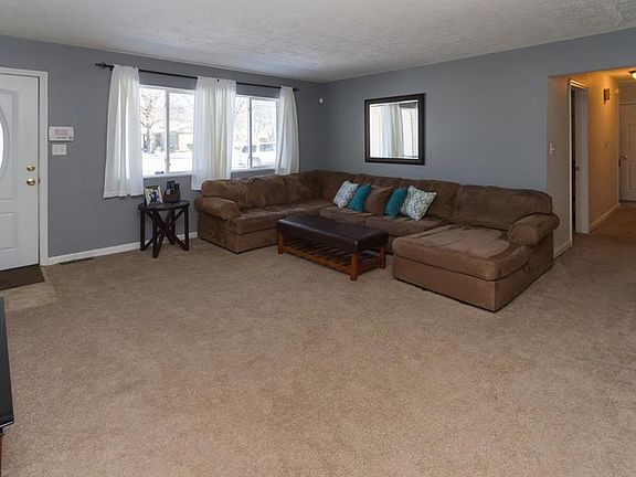 3rd image of 6635 Beecher Ct