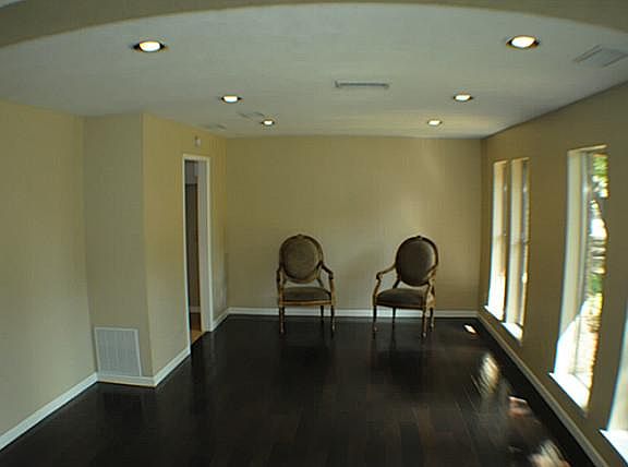 2nd image of 16019 Longvista Dr