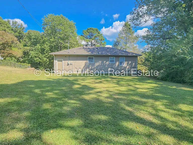 1005 Mountain View Dr — Photo 16