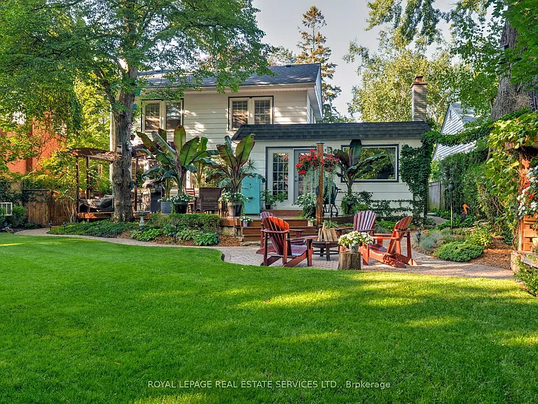 145 Suffolk Ave — Photo 39