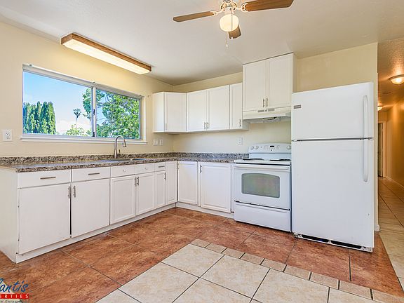 2nd image of 439 S 4th St APT 13