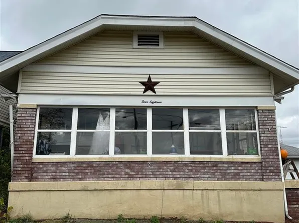 418 W 17th St, Connersville, IN 47331