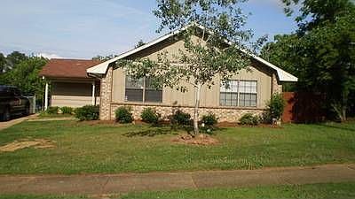 1st image of 208 Hilda Dr
