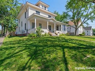 14 Pleasant Street, Plymouth, NH 03264
