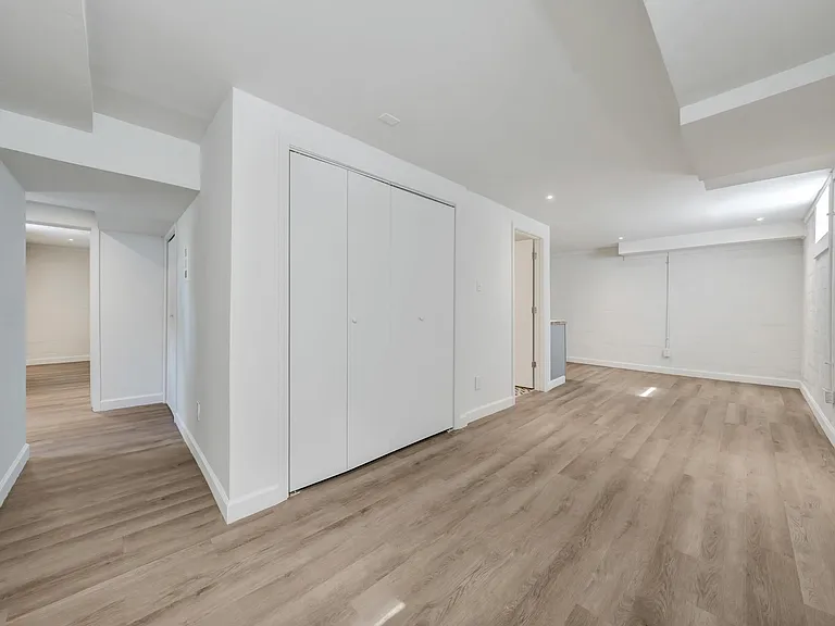 1523 Main St SW — Photo 2