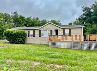 322 6th Way, Interlachen, FL 32148