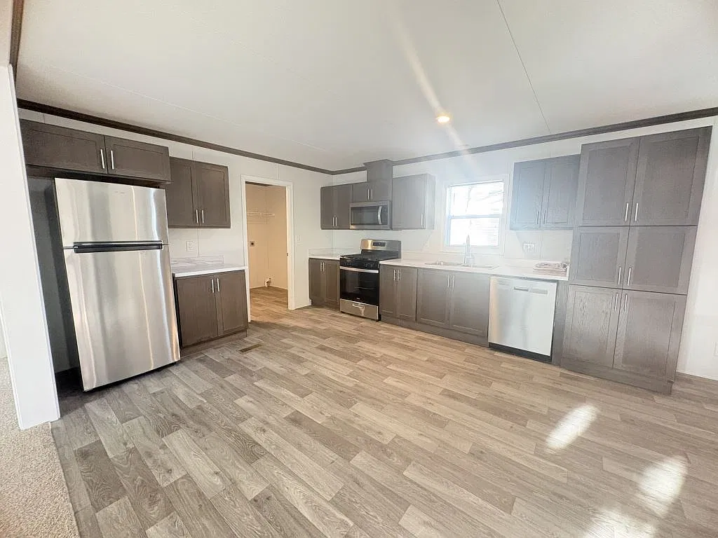 4 bed, 2.0 bath, 1456 sqft, $1,650 — Photo 2