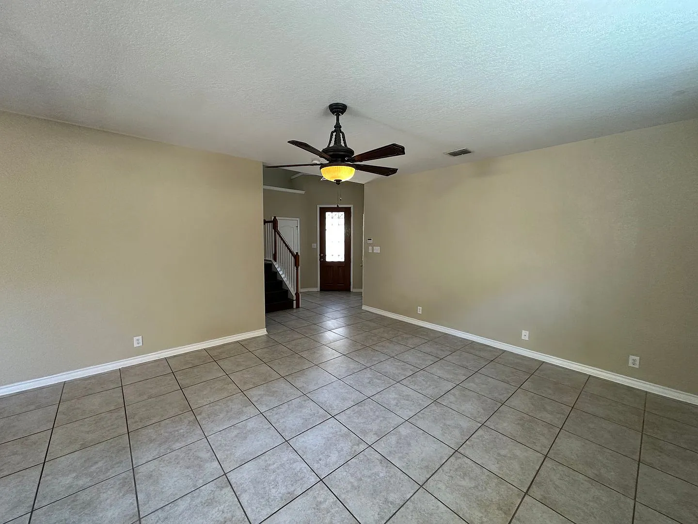 Beautiful 3 bedroom, 2.5 bath home located in a gated North San Antonio community! — Photo 3