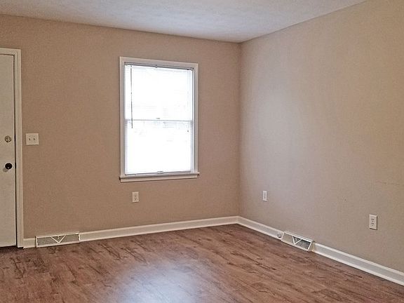 3rd image of 962 Beverly Dr APT 9