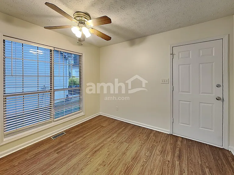 817 Hillary Ct — Photo 6