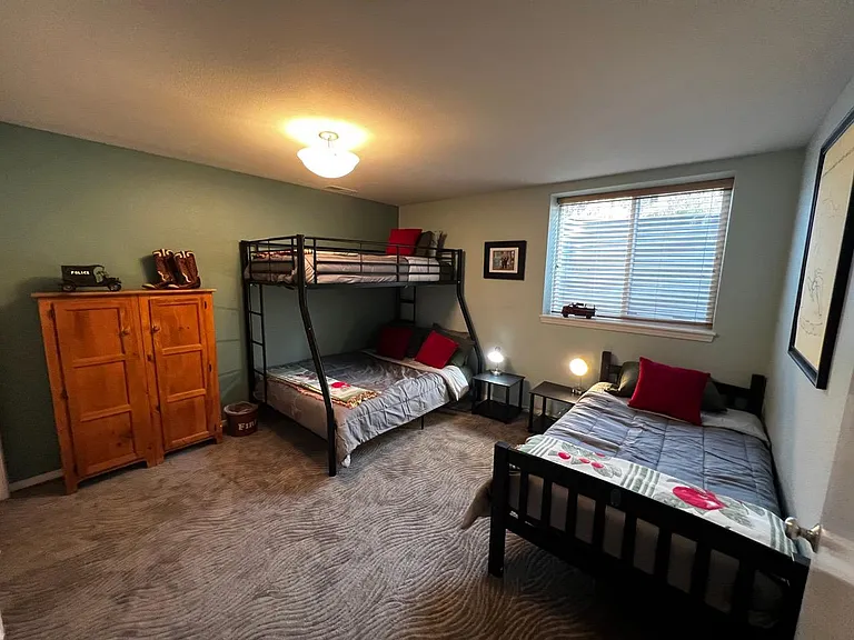 Bunkroom (Bedroom#2)
