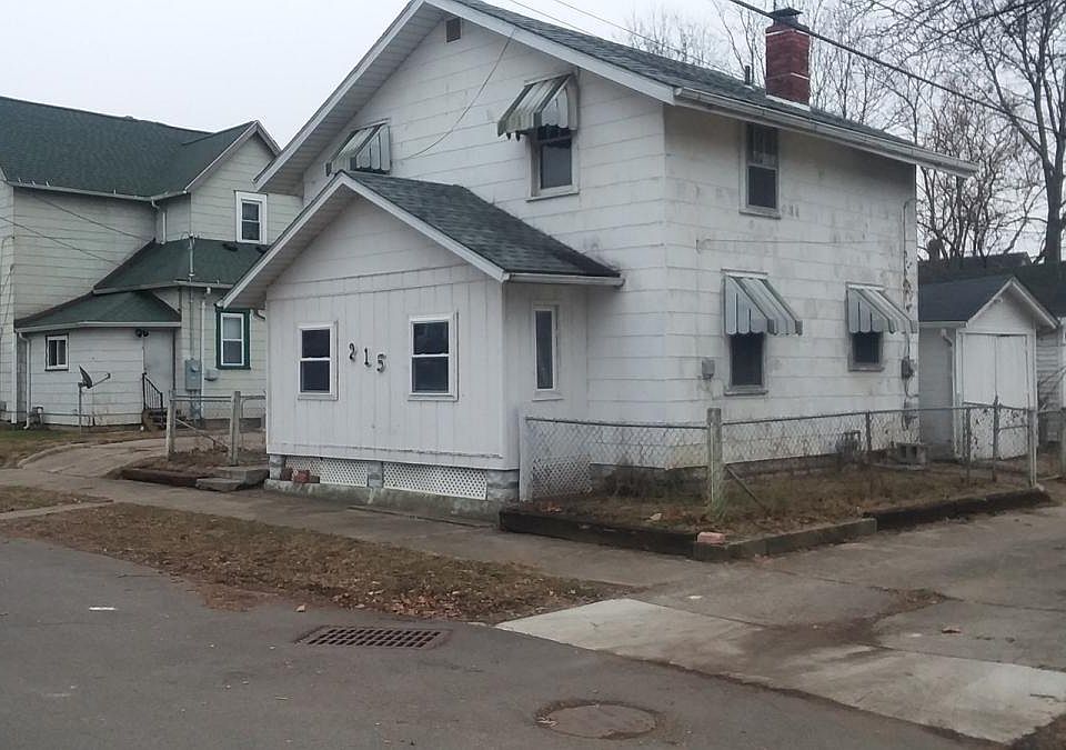 1st image of 215 E Myrtle Ave