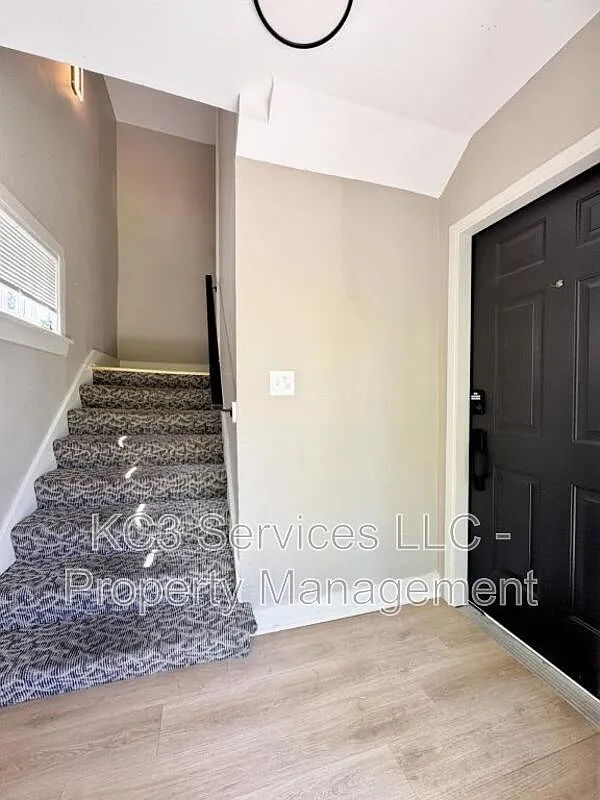 3 bed, 1.0 bath, 1573 sqft, $1,325 — Photo 4