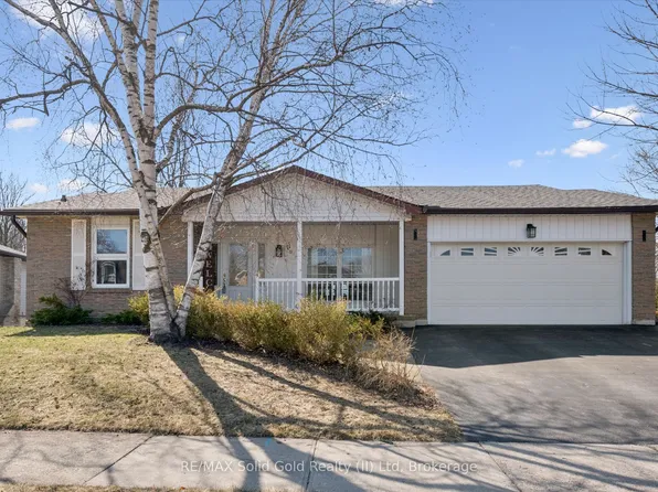 11 Blue Spruce Ct, Kitchener, ON N2N 1L2