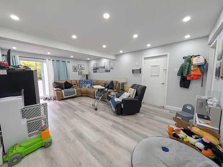 20 Mildred Ave #3 — Photo 4