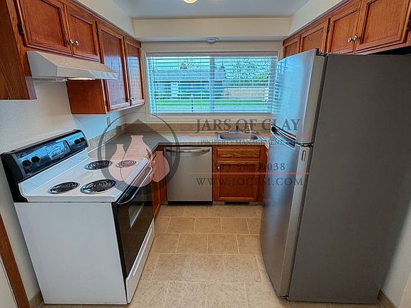 4th image of 3762 Laura Ln NE