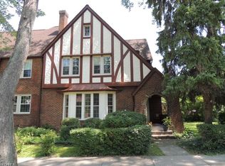 2515 Ashurst Rd, University Heights, OH 44118