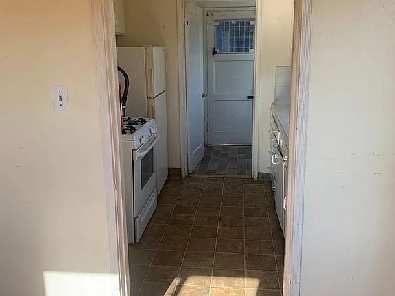 4th image of 12632 San Pablo Ave #C