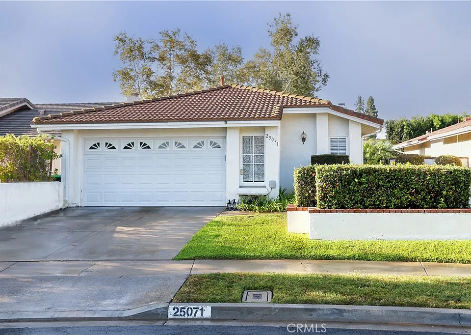 25071 Sunset Pl W