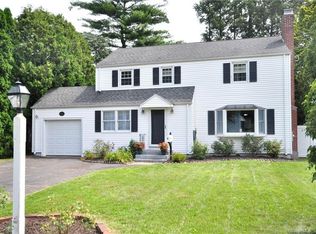 8 Longlane Rd, West Hartford, CT 06117