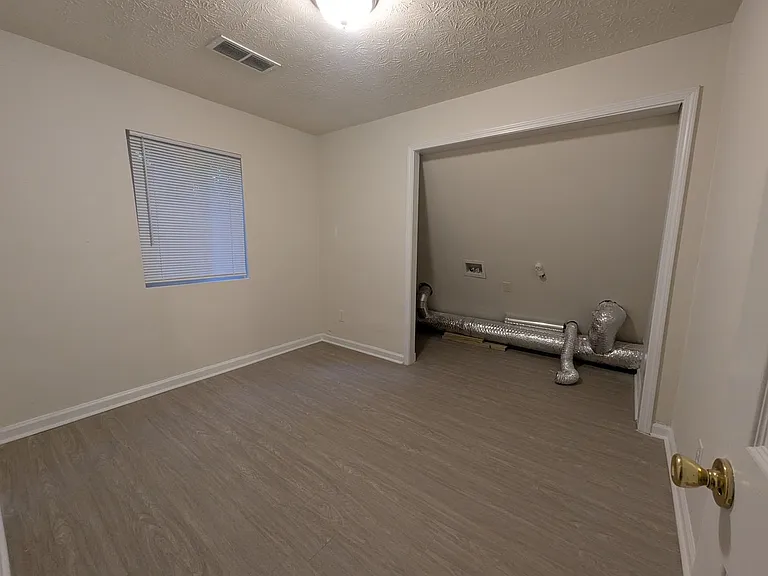 502 Rustwood Dr — Photo 8
