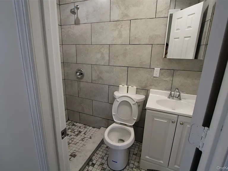 12 Elm Ave #1 — Photo 7