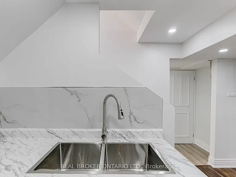 47 Rotary Dr — Photo 3