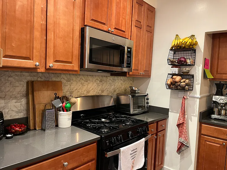 801 Seward St #1 — Photo 3