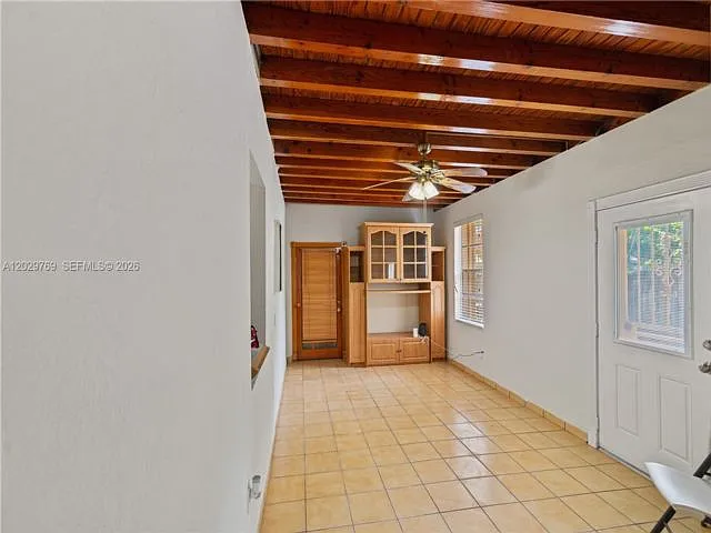 210 E 61st St — Photo 5