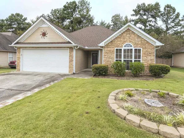 8022 Rockhampton Cir, Helena, AL 35080