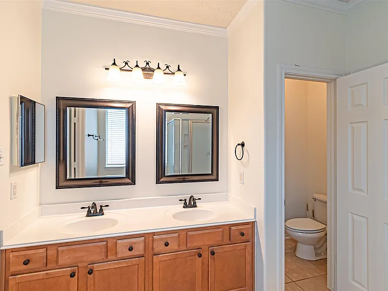 17911 Serene Shore Dr — Photo 33