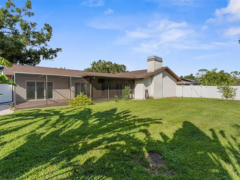 4250 Marlowe Dr — Photo 28