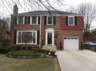 4708 Wolf Rd, Western Springs, IL 60558