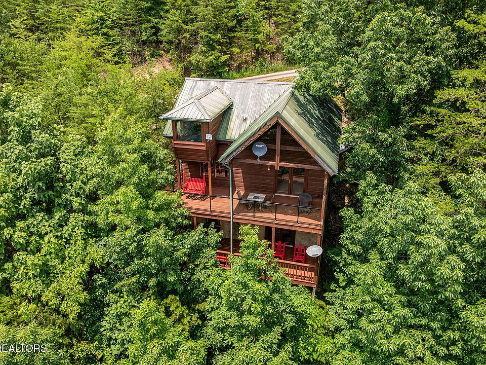 1st image of 928 Falcon View Way