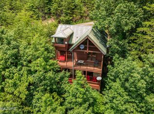 928 Falcon View Way, Pigeon Forge, TN 37862