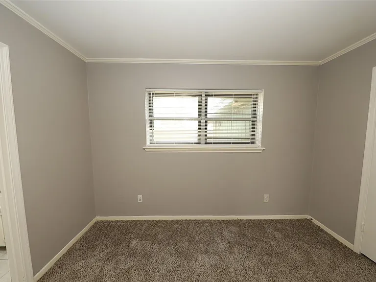 8519 Leader St — Photo 9
