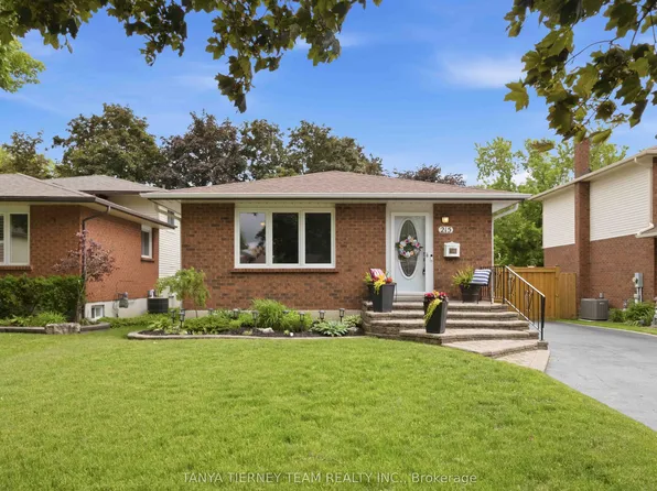 215 Seneca Ave, Oshawa, ON L1G 3V5