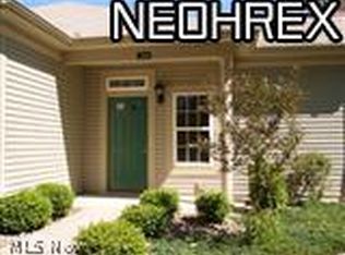 32 Hunters Woods Blvd #A, Canfield, OH 44406