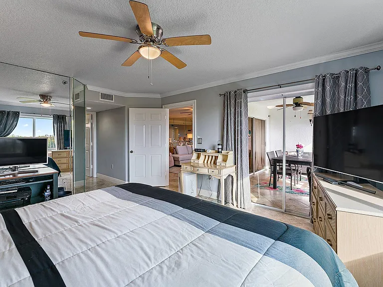 275 Palm Ave #C402 — Photo 24
