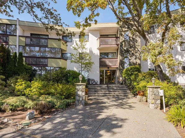 3962 Cedar Hill Rd #312, Saanich, BC V8N 3B8