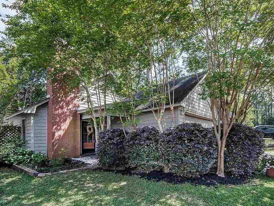 1st image of 102 W Waterwood Dr