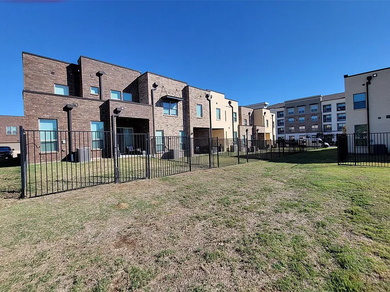 1059 Maverick Dr — Photo 29